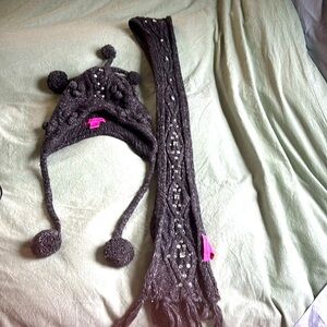 Hat and scarf set Betsey Johnson